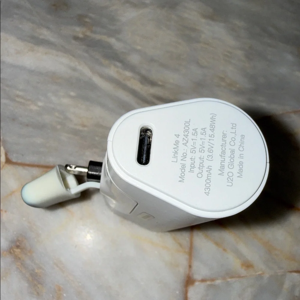 iWALK LinkMe 4 Portable Power Bank 4500mAh White Lightning Connector AZ4300L